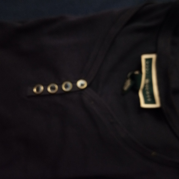 Tops 🔥3 for 10🔥 - Picture 2 of 4